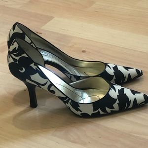 Anne Klein Size 6 Heels